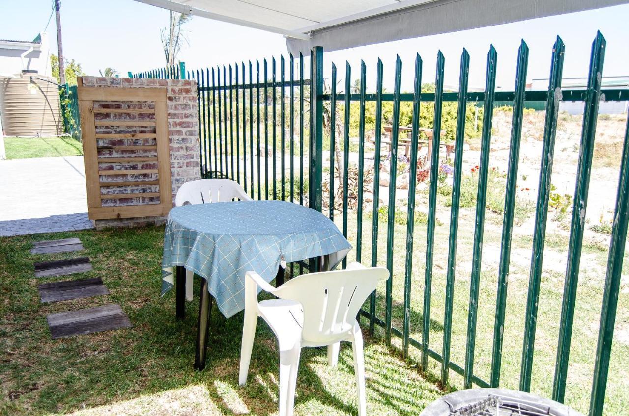 Red Bishop - Birds, Beach & Beauty Apartment Langebaan Exterior photo