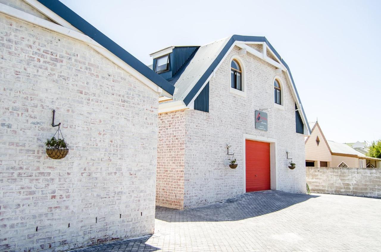 Red Bishop - Birds, Beach & Beauty Apartment Langebaan Exterior photo