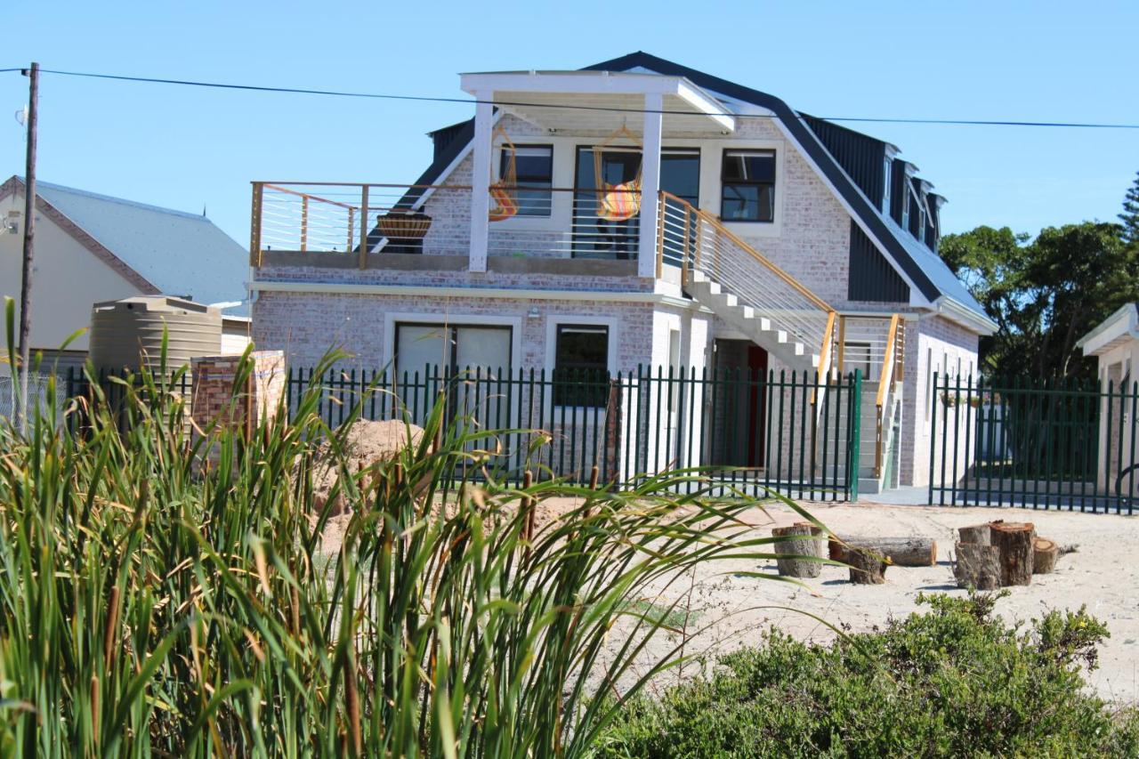 Red Bishop - Birds, Beach & Beauty Apartment Langebaan Exterior photo